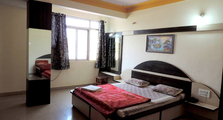 Hotel Abhimanyu, Pachmarhi 2